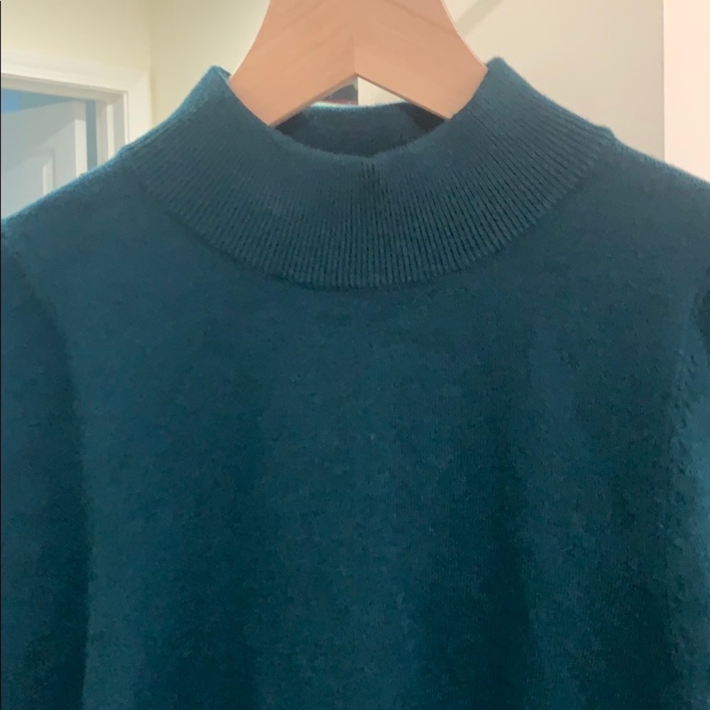 Express Top - NWT - Picture 2 of 5